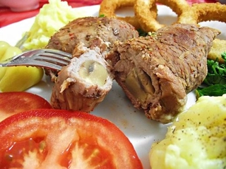 Biftek Sarma Tarifi ve Malzemeleri Biftek Sarma Tarifi ve Malzemeleri